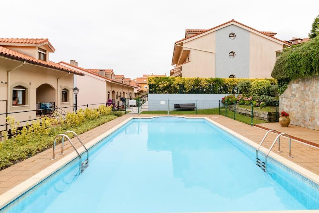 Casa De Las Flores - Apartamento Con Jardin Privado Frente A La Playa De Comillas Exterior photo